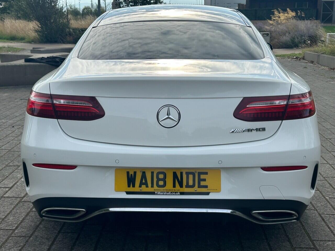 Mercedes-Benz E-Class view 11