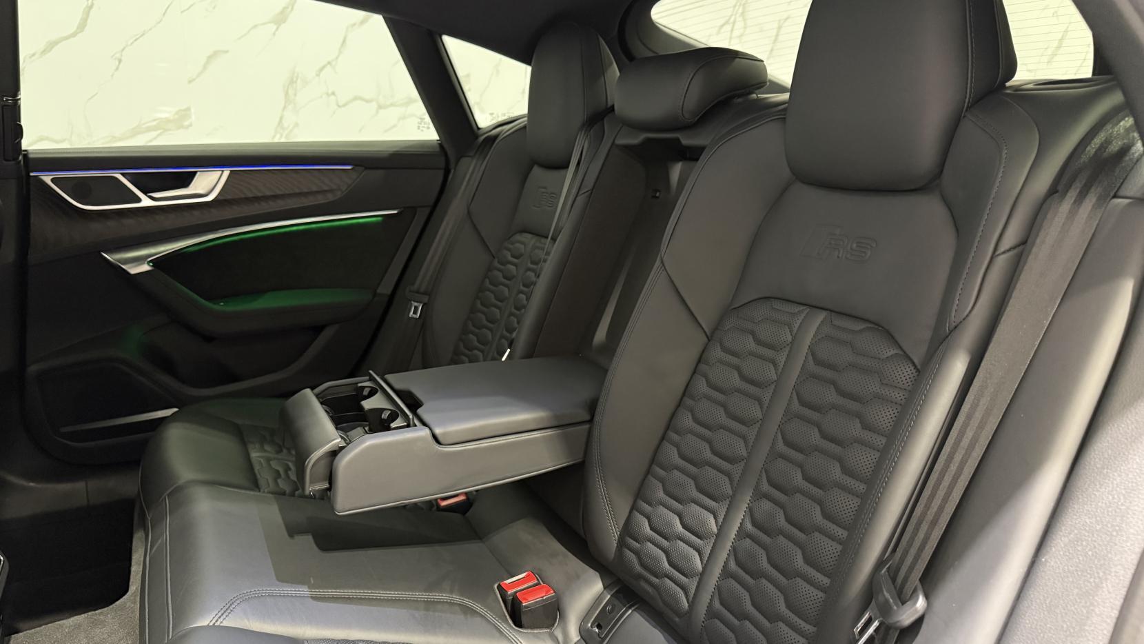 Audi RS7 view 27