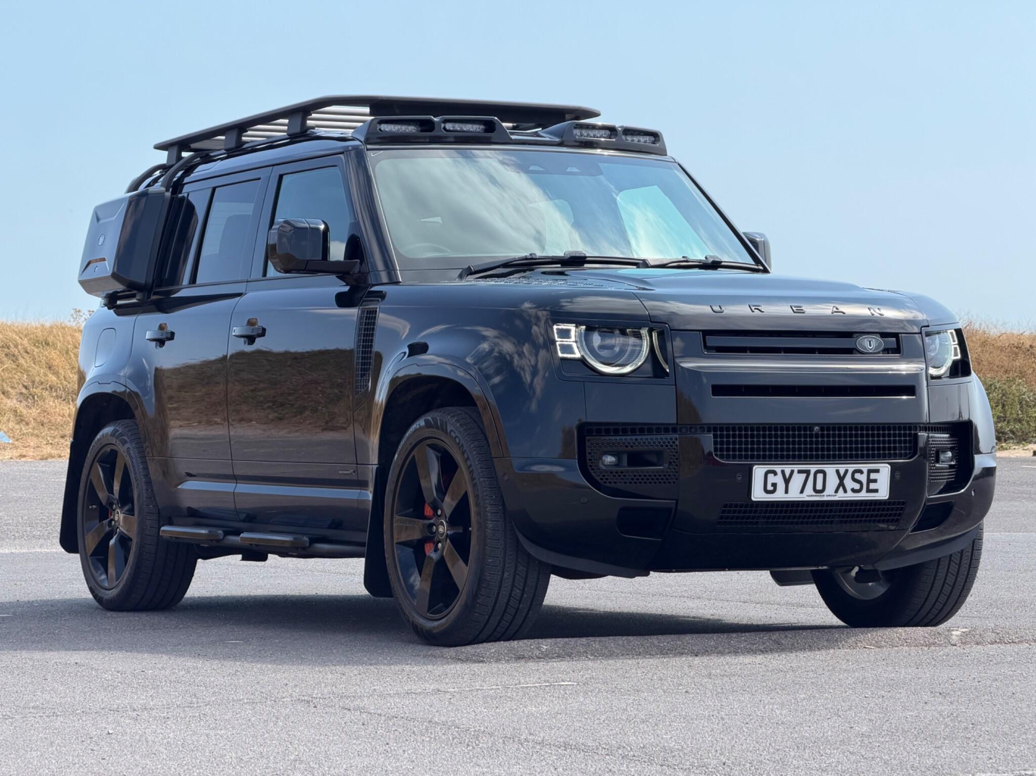Land Rover Defender 110 view 35