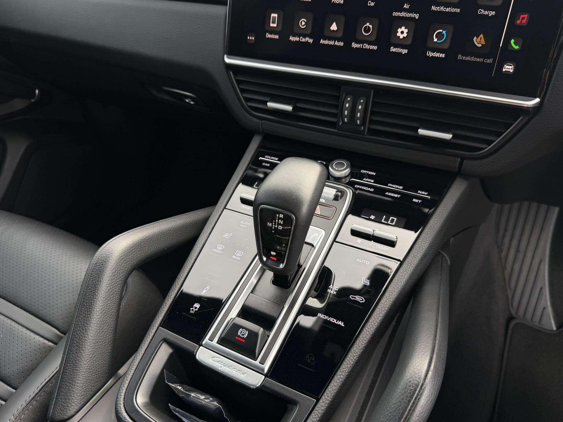 Porsche Cayenne view 24