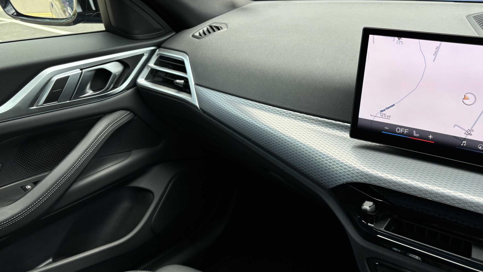 BMW i4 view 23