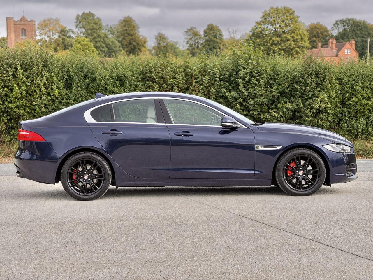 Jaguar Xe view 8