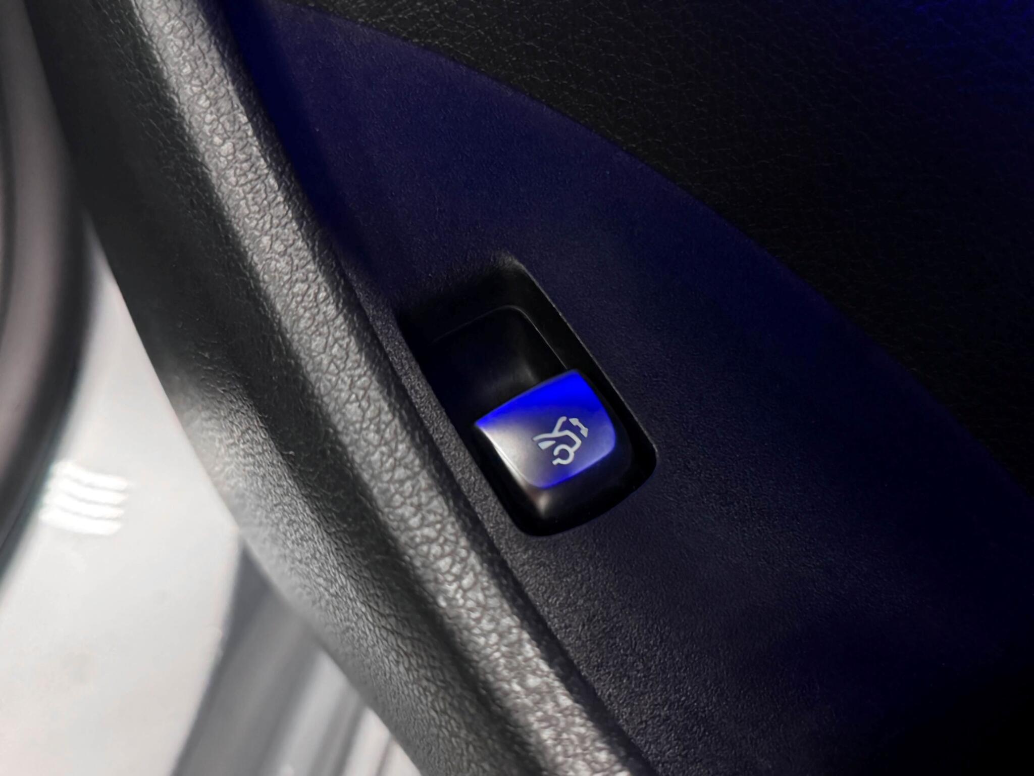 Mercedes-Benz E-Class view 24