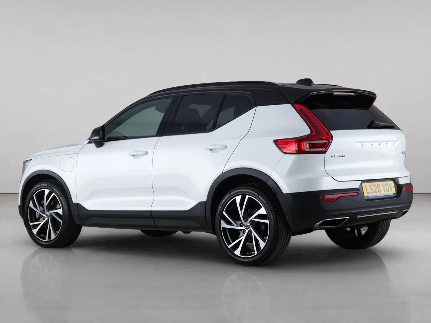 Volvo XC40 view 8