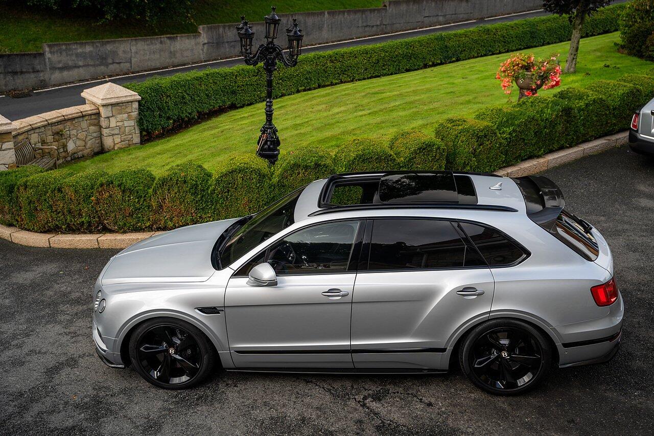 Bentley Bentayga view 97