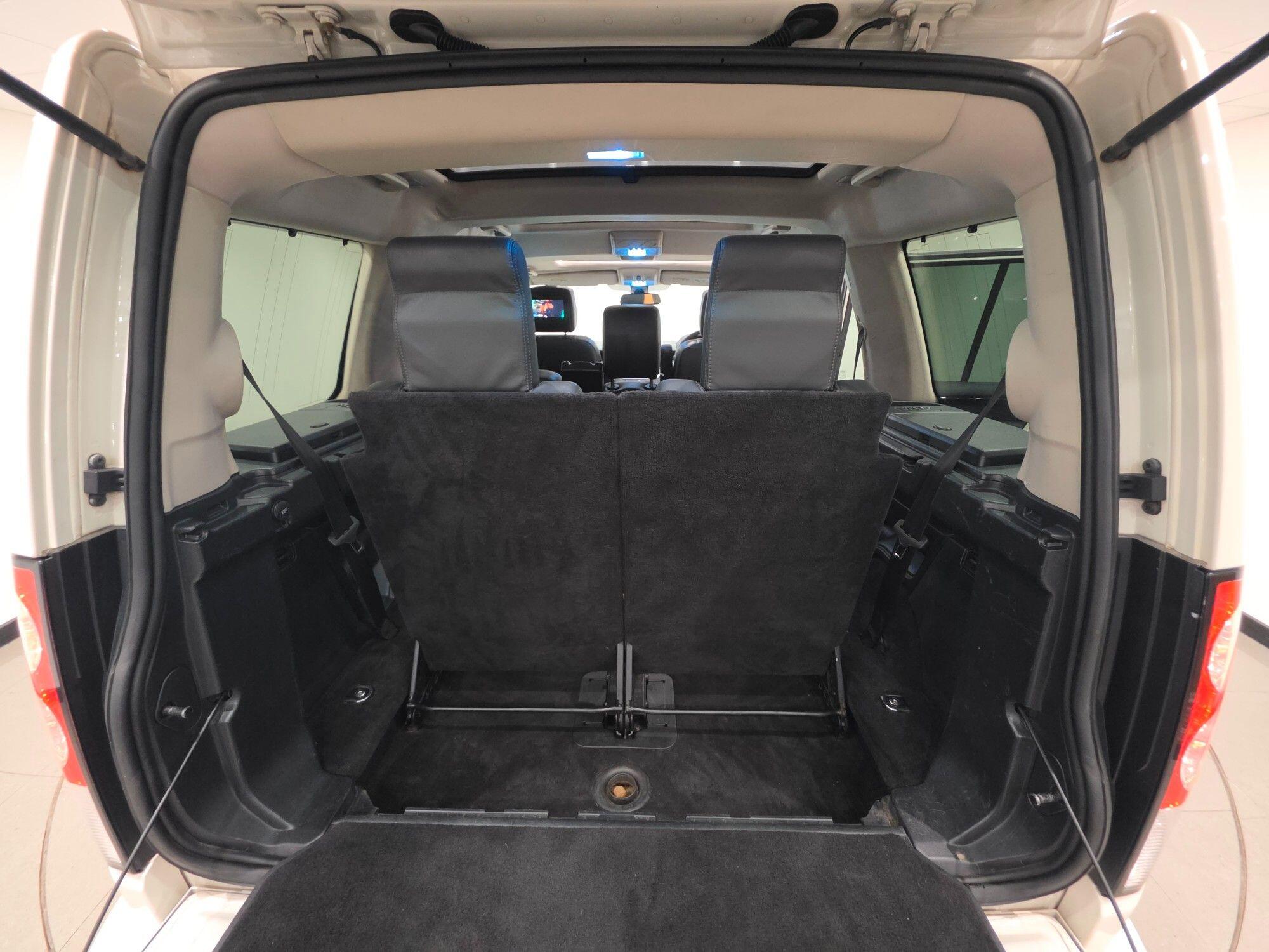 Land Rover Discovery view 48