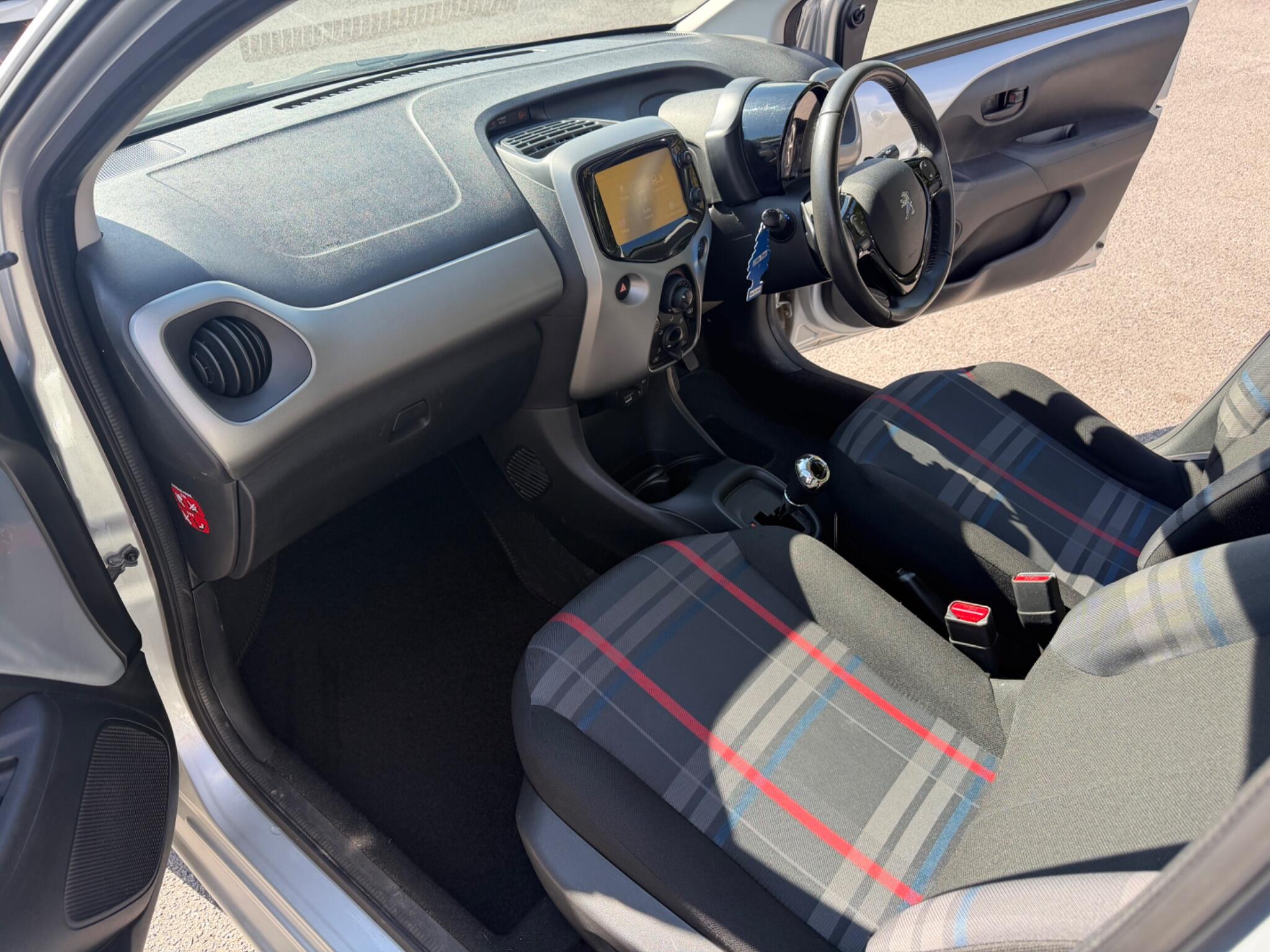 Peugeot 108 view 7