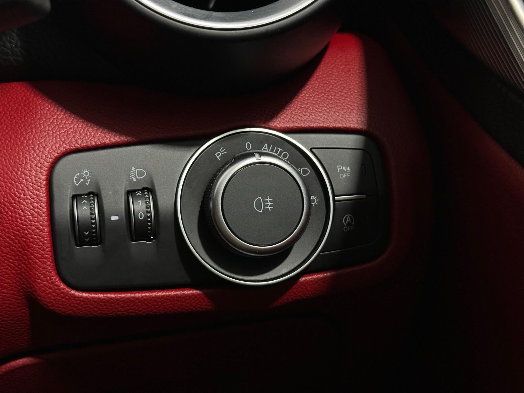 Alfa Romeo Giulia view 18