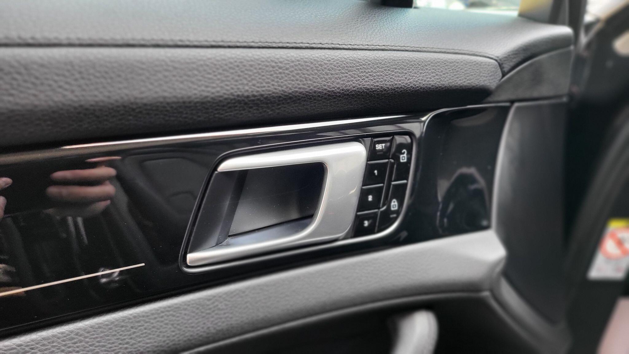 Porsche Panamera view 25