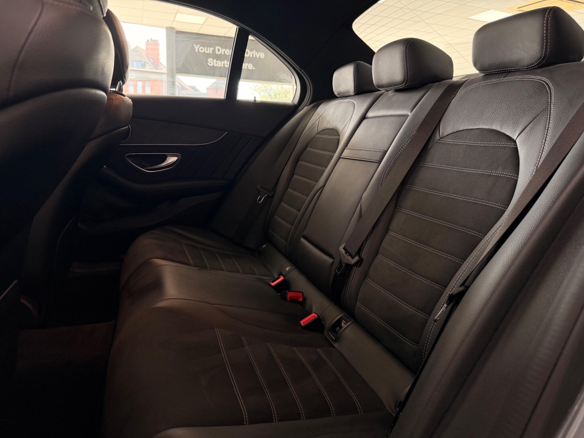 Mercedes-Benz C-Class view 22