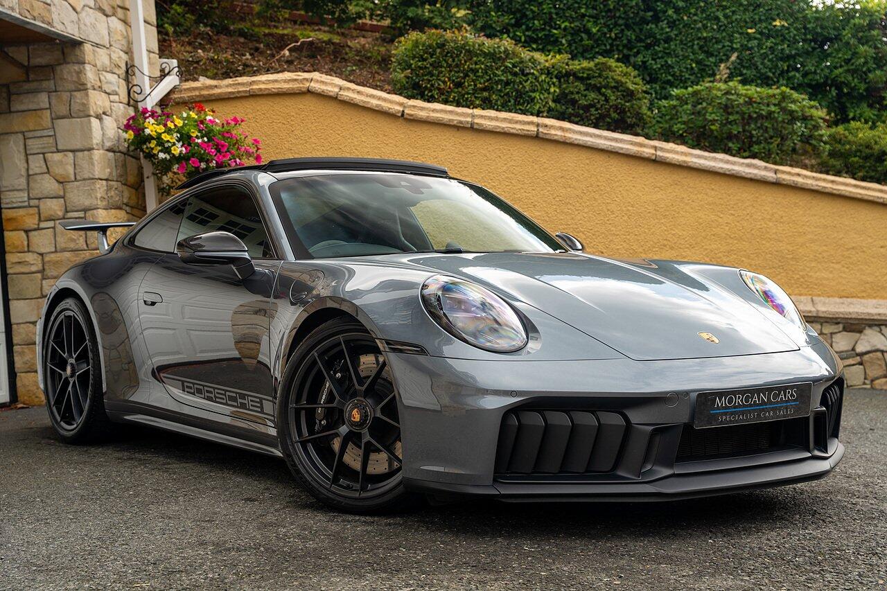 Porsche 911 view 36