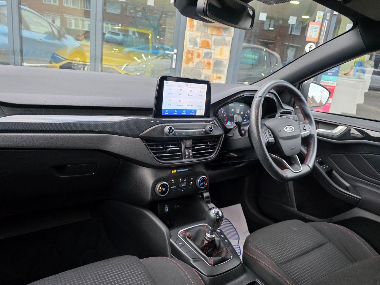 Ford Focus view 24