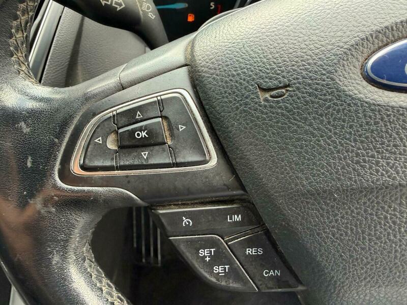 2017 Ford Focus image 17