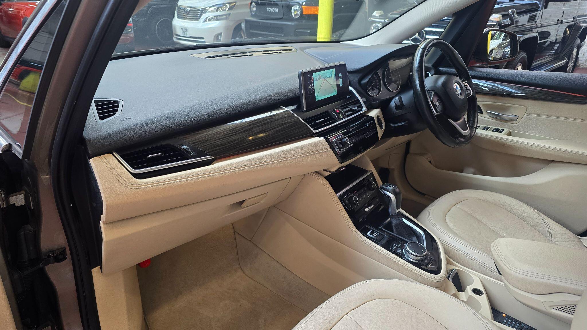BMW 2 Series view 10