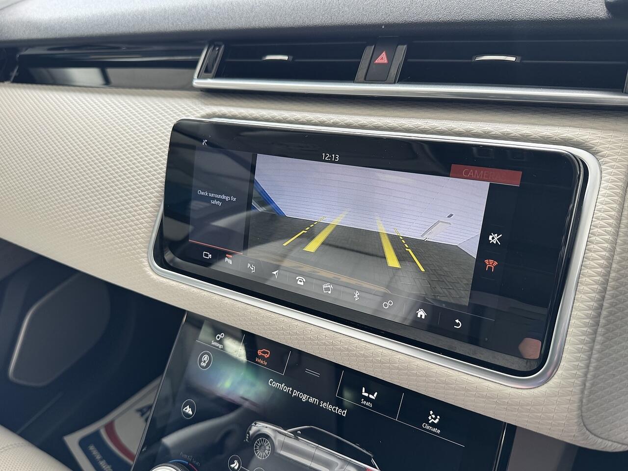 Land Rover Range Rover Velar view 18