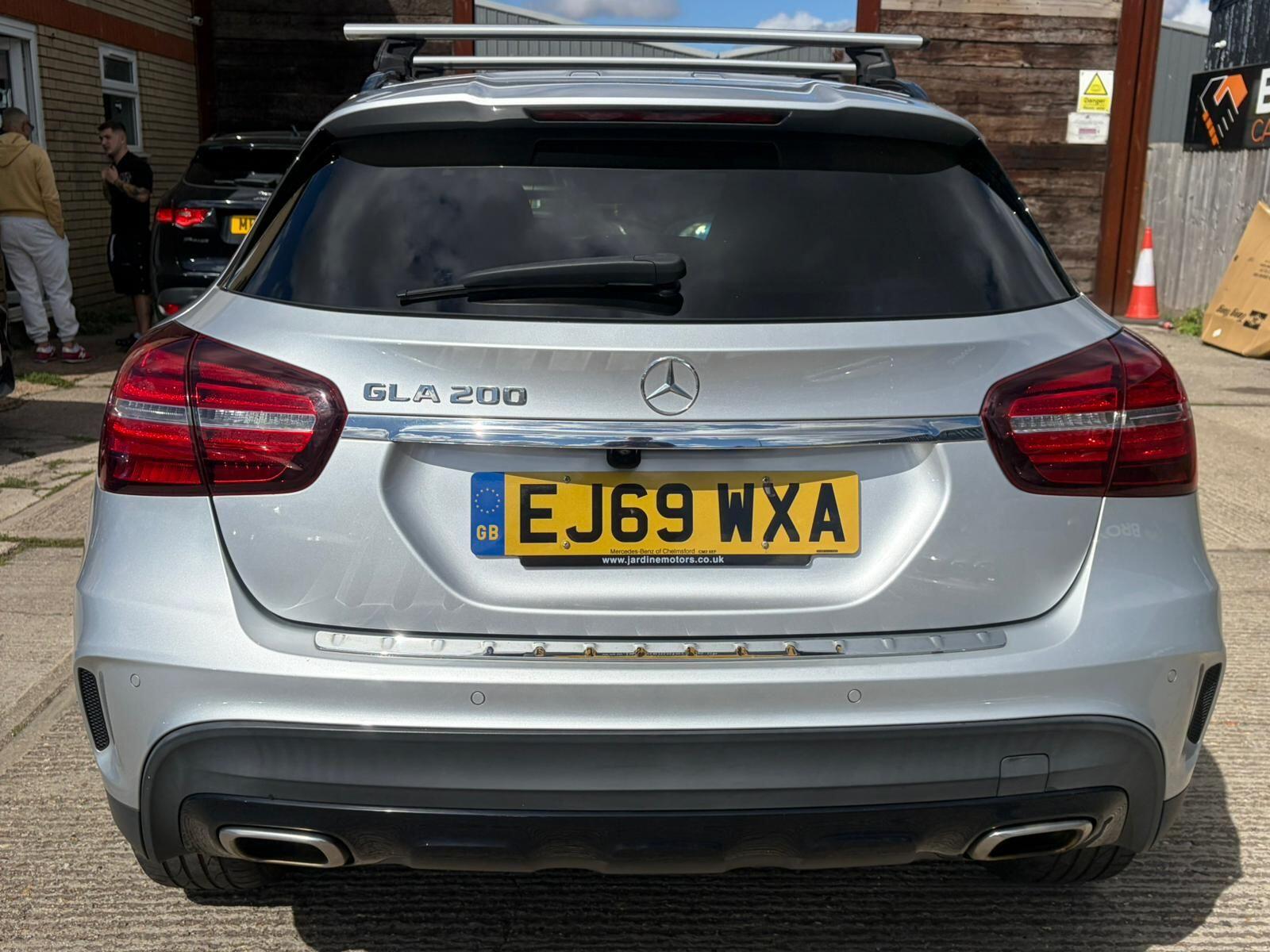 Mercedes-Benz Gla view 4
