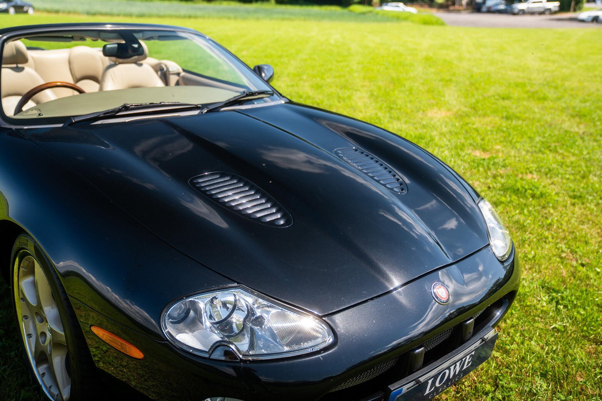 Jaguar XKR view 11