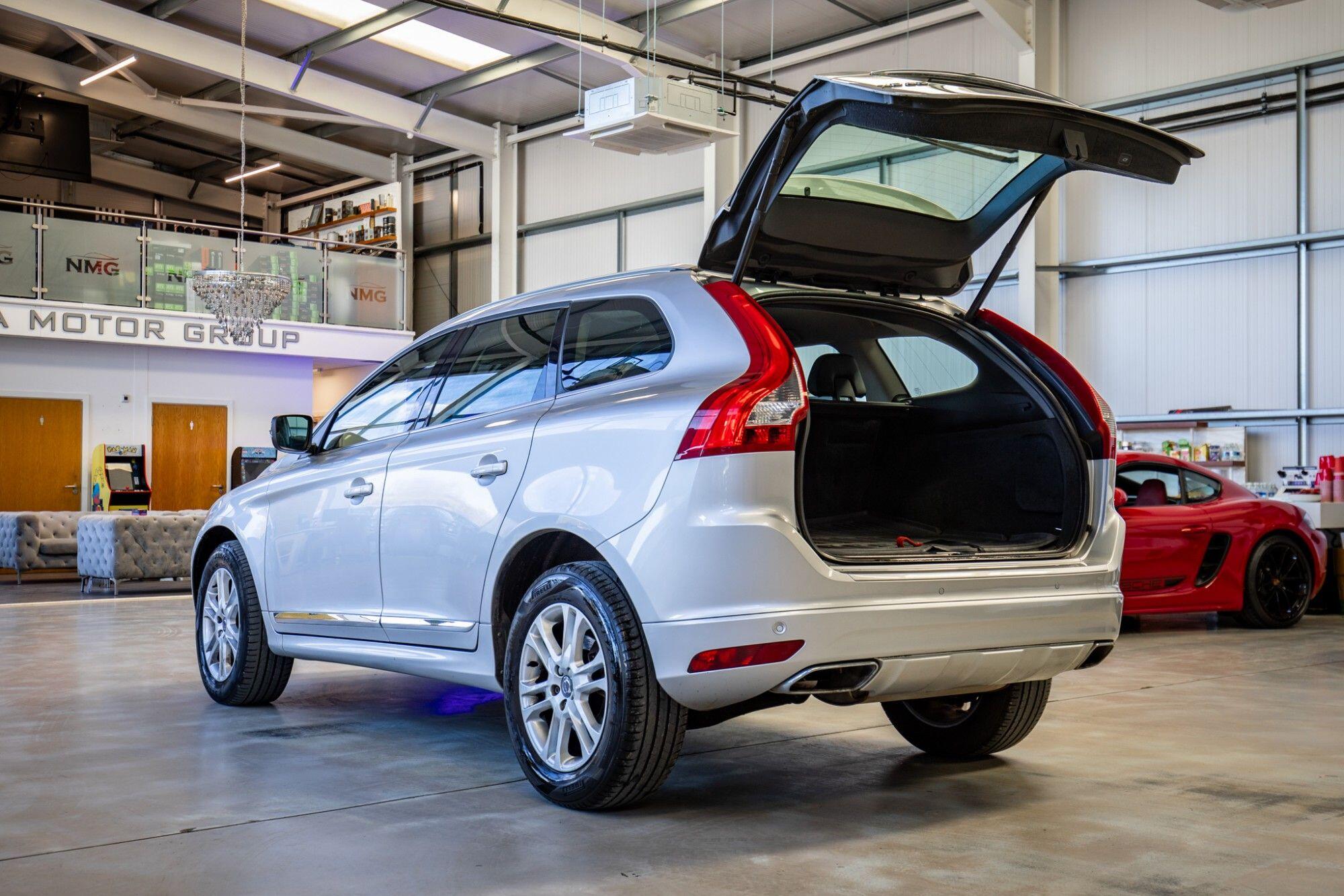 Volvo XC60 view 27