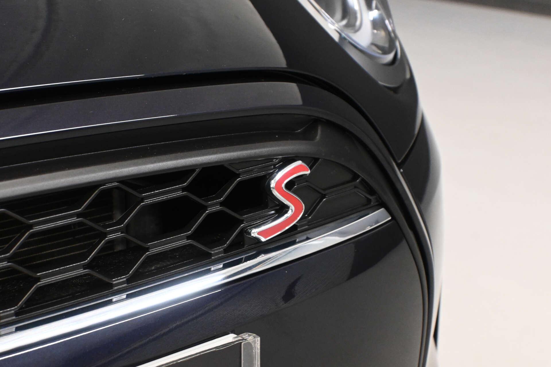 Mini Hatch view 43