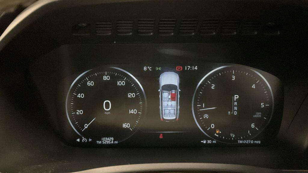 Volvo XC90 view 21