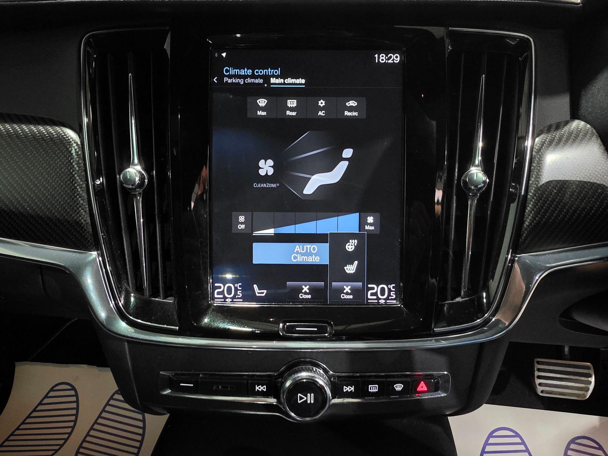 Volvo S90 view 11
