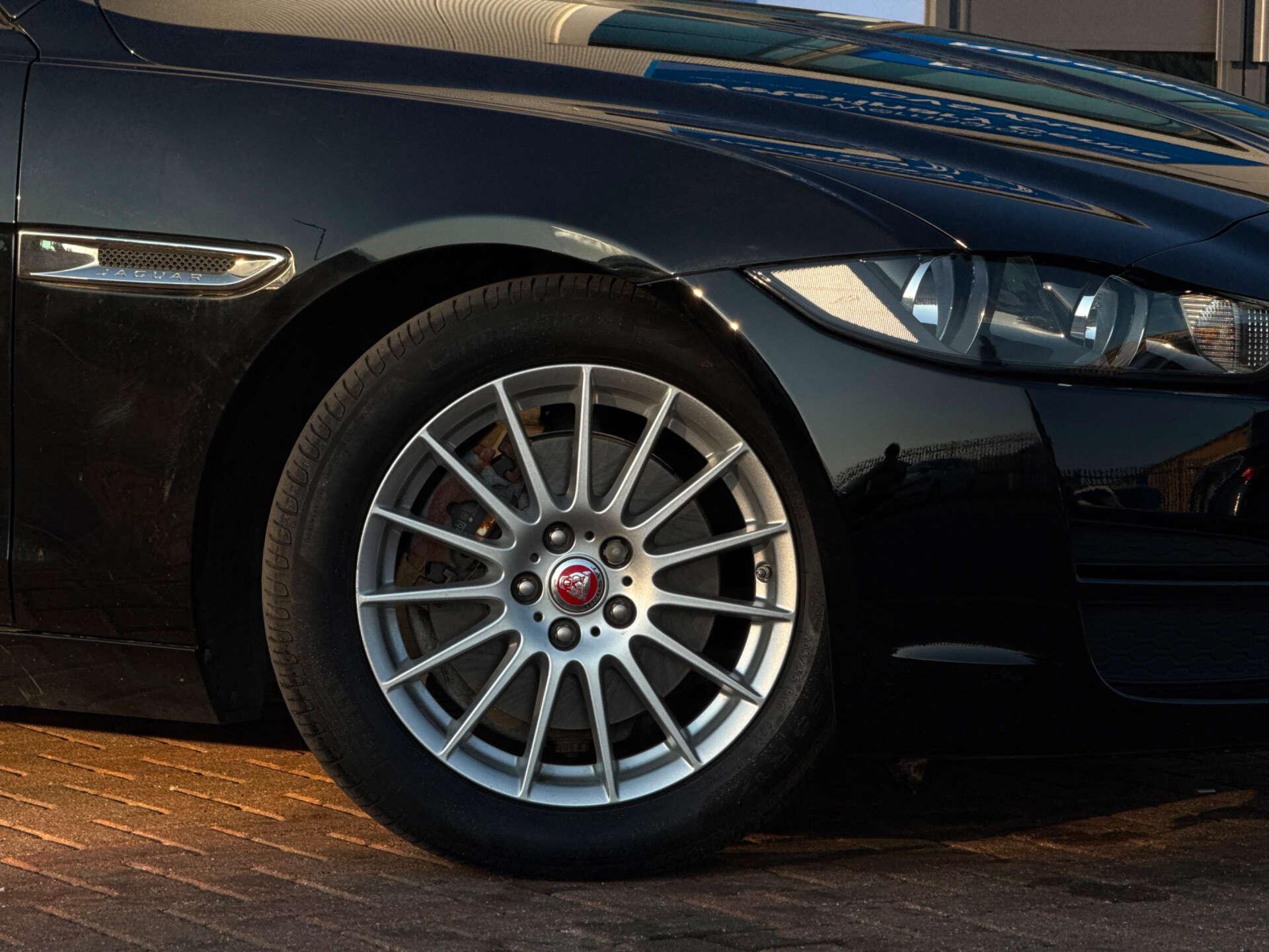 Jaguar Xe view 17