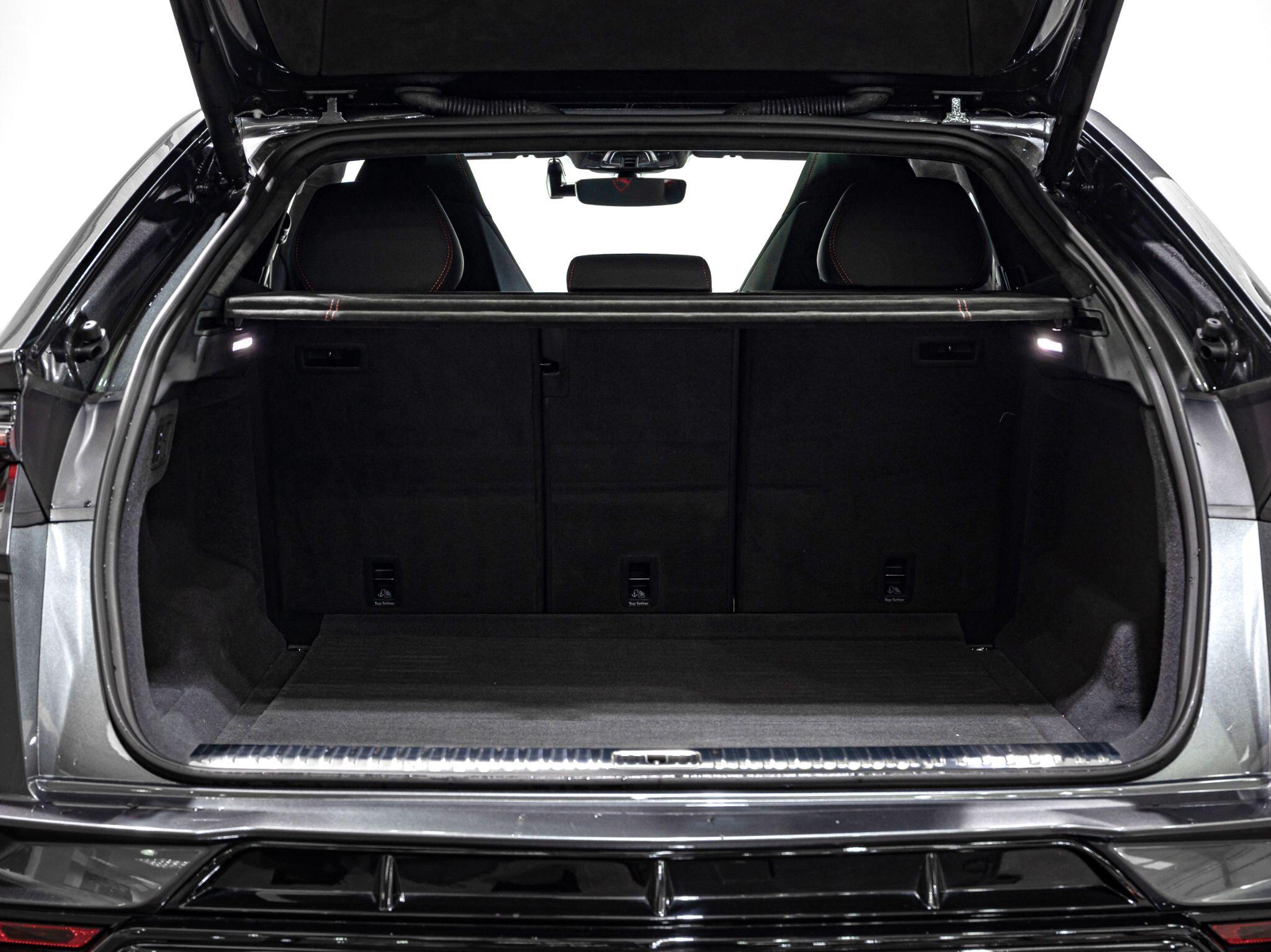 Lamborghini Urus view 26