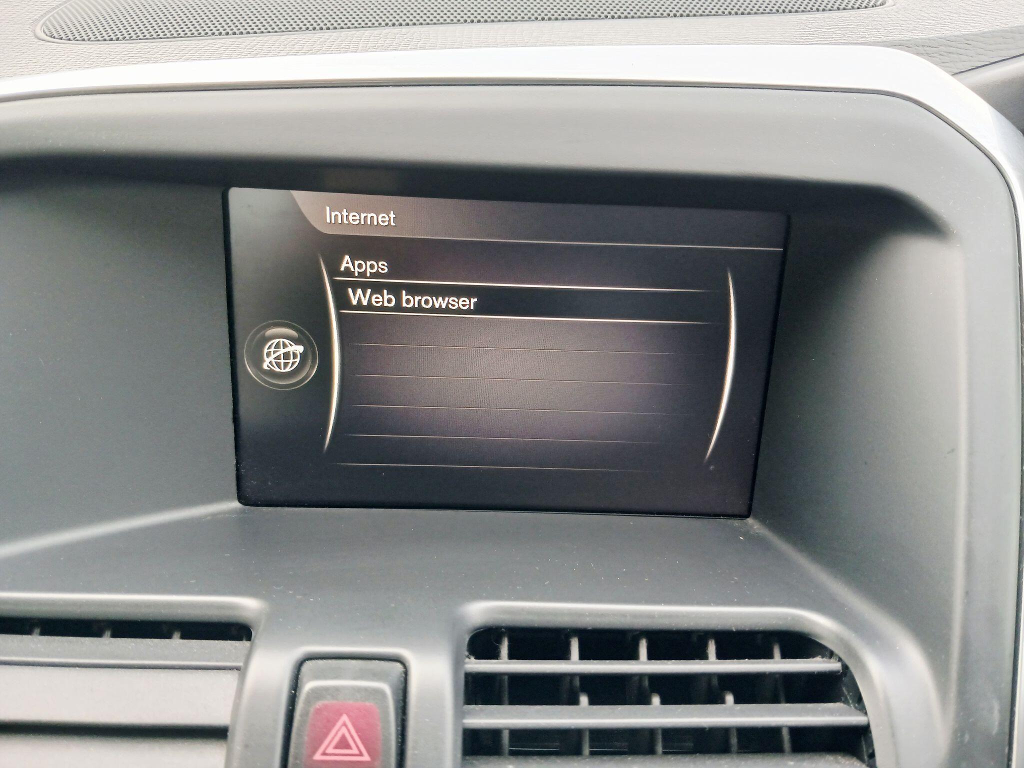 2017 Volvo XC60 image 40
