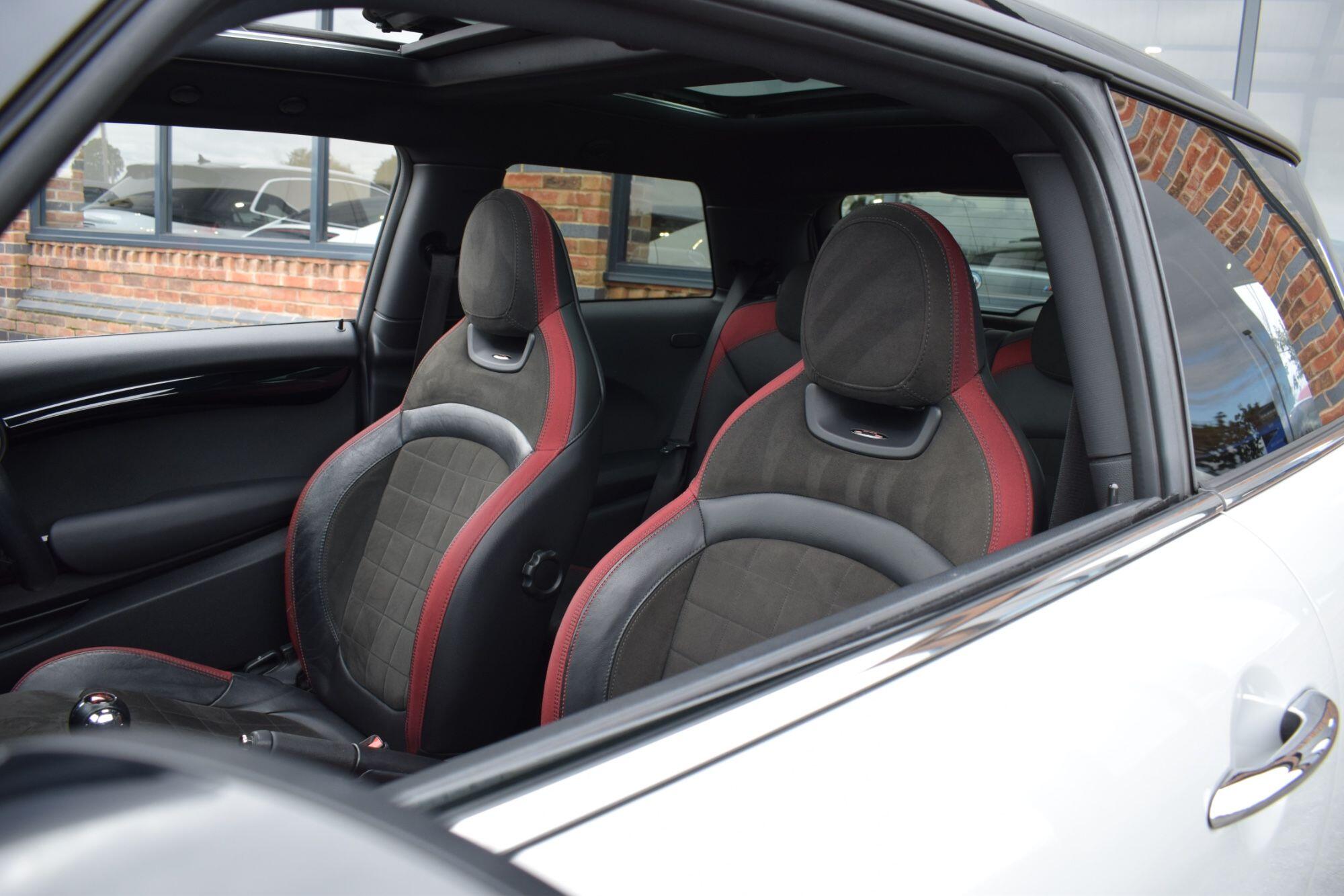 Mini Hatch view 28