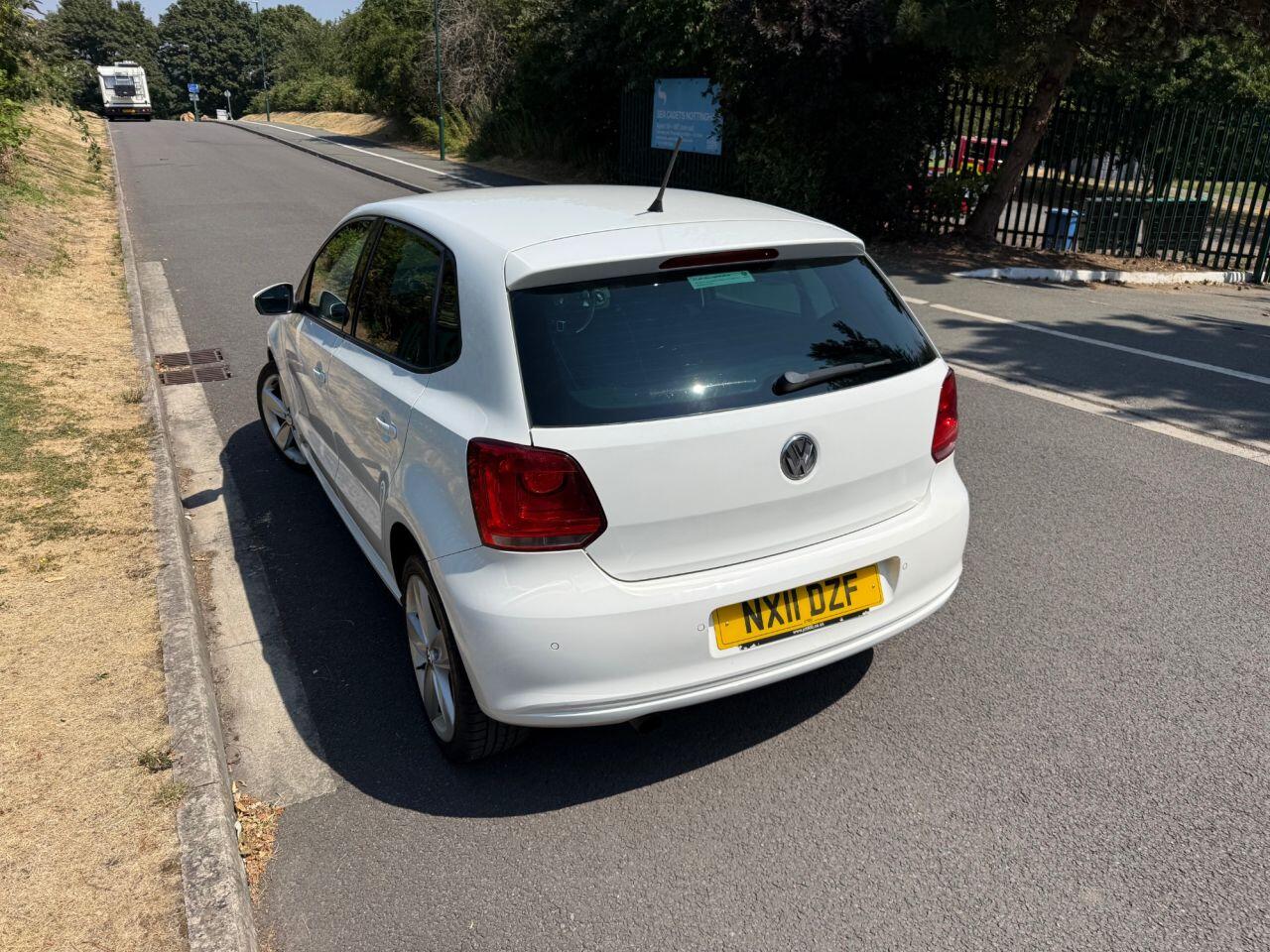 Volkswagen Polo view 9