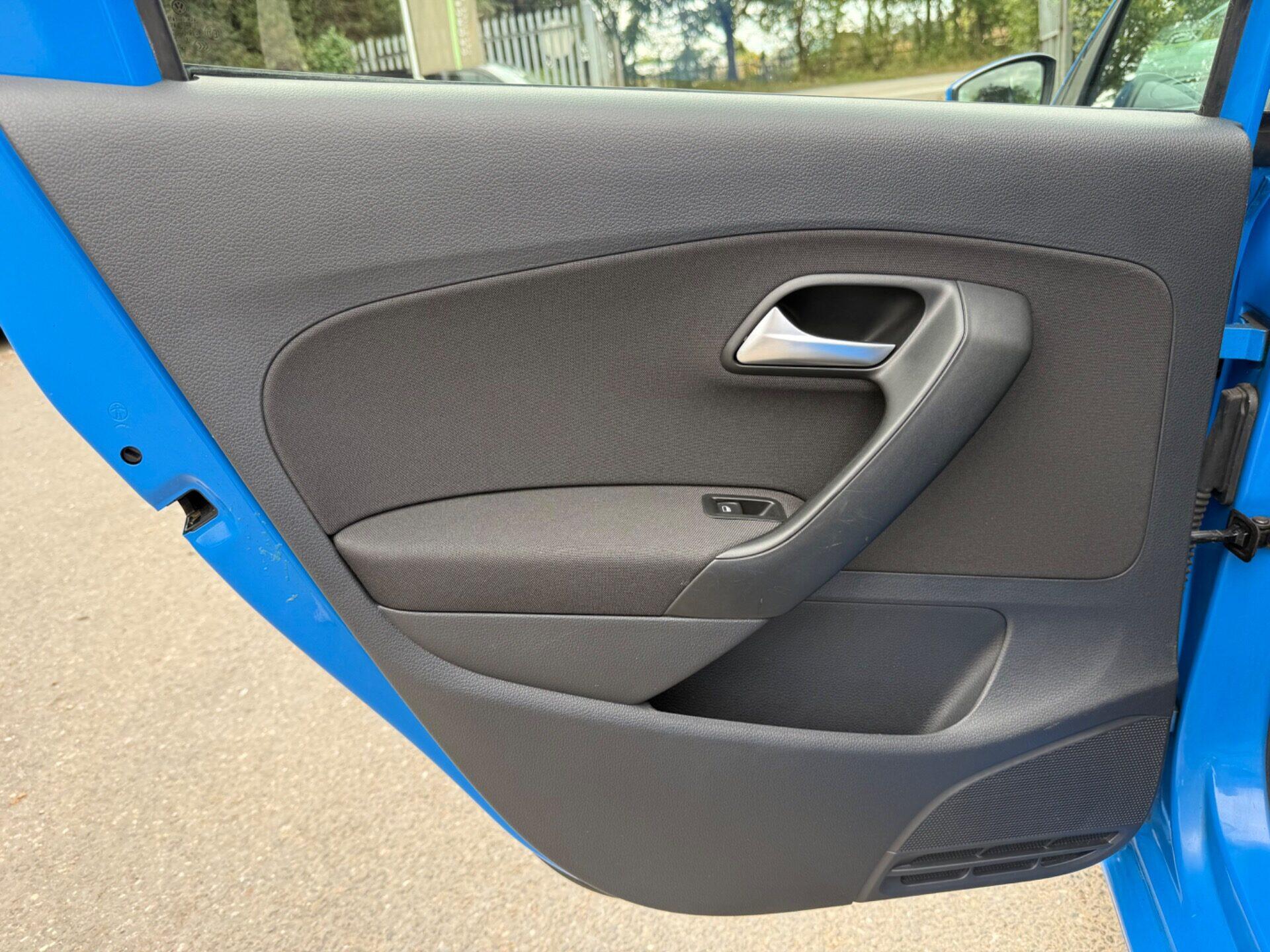 Volkswagen Polo view 26