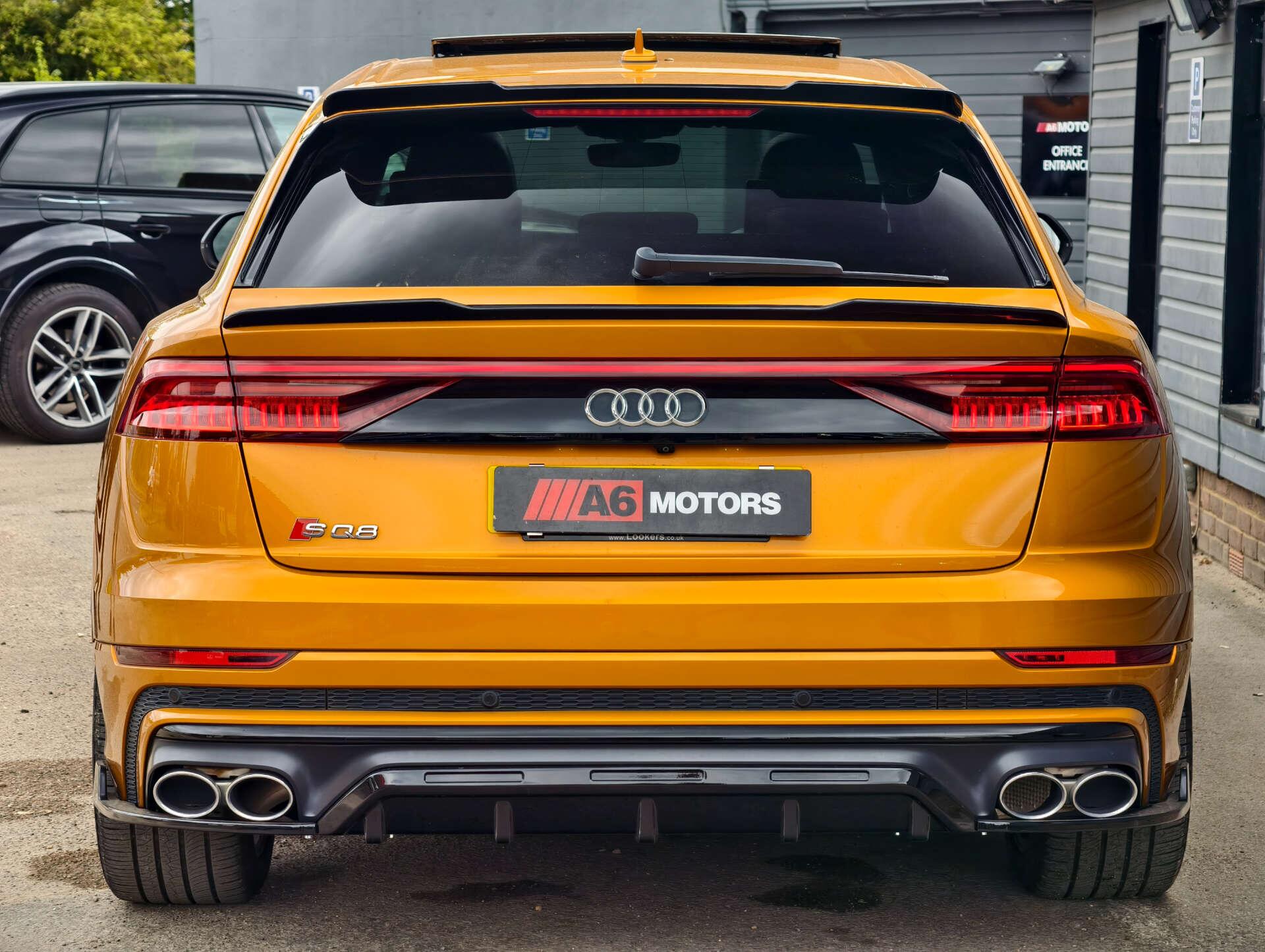 Audi Q8 view 18