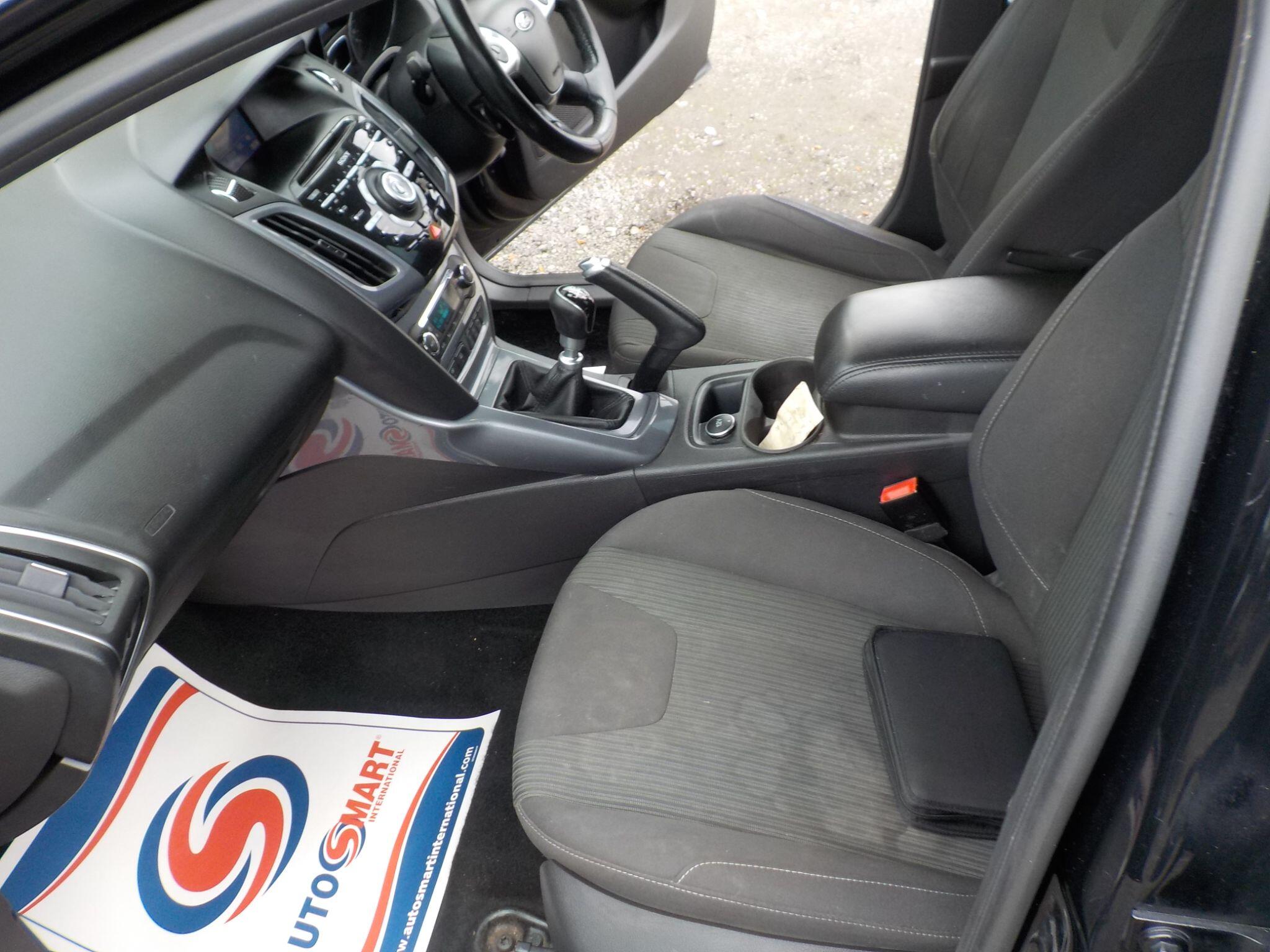 Ford Focus 1.6 TDCi Titanium Navigator Euro 5 (s/s) 5dr