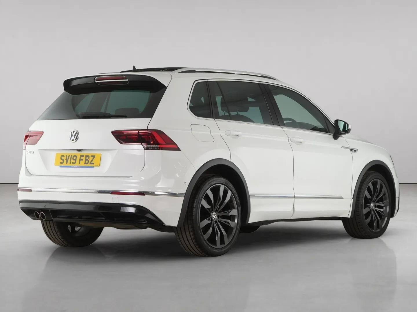 Volkswagen Tiguan view 12