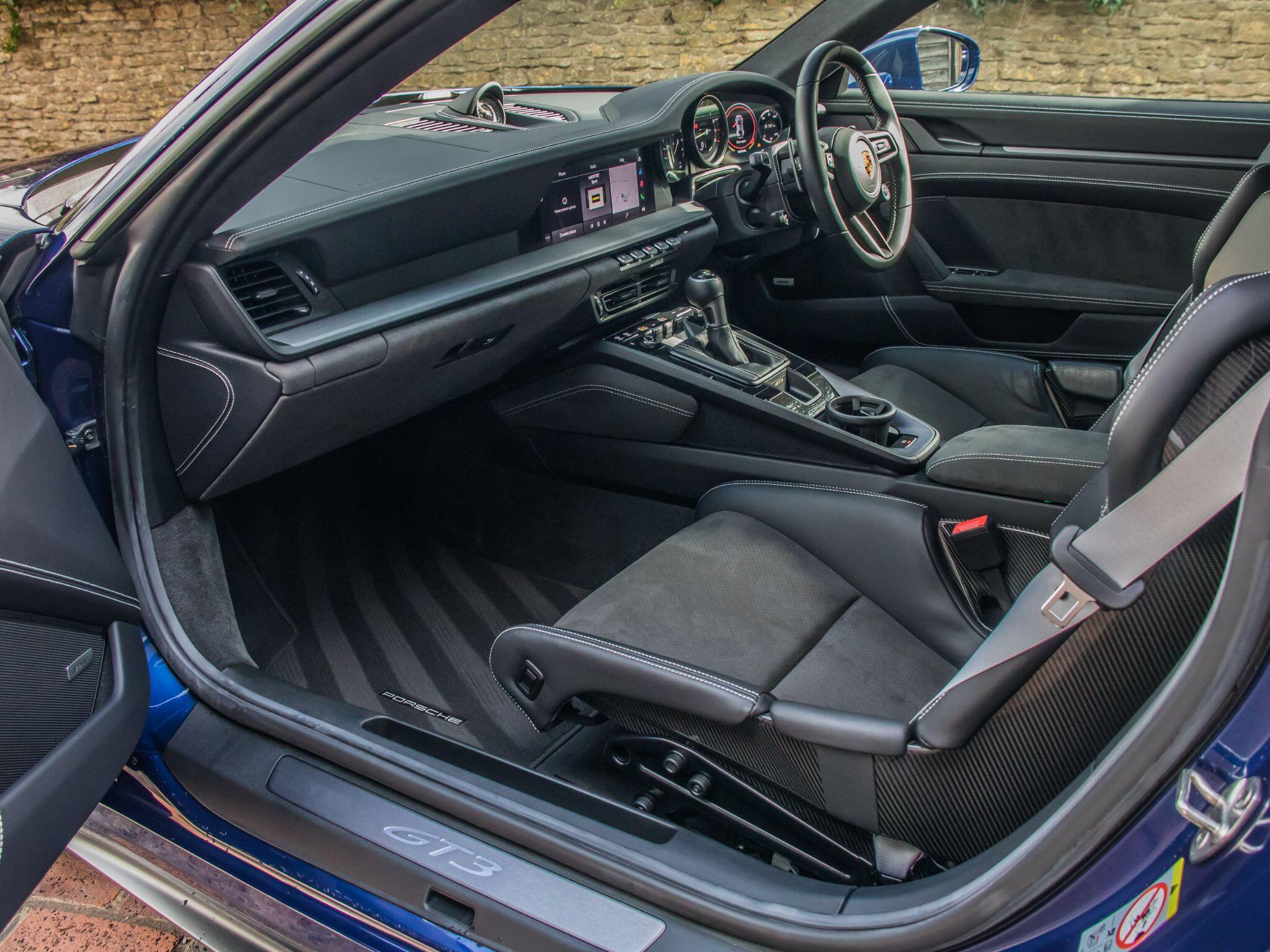 Porsche 911 view 18