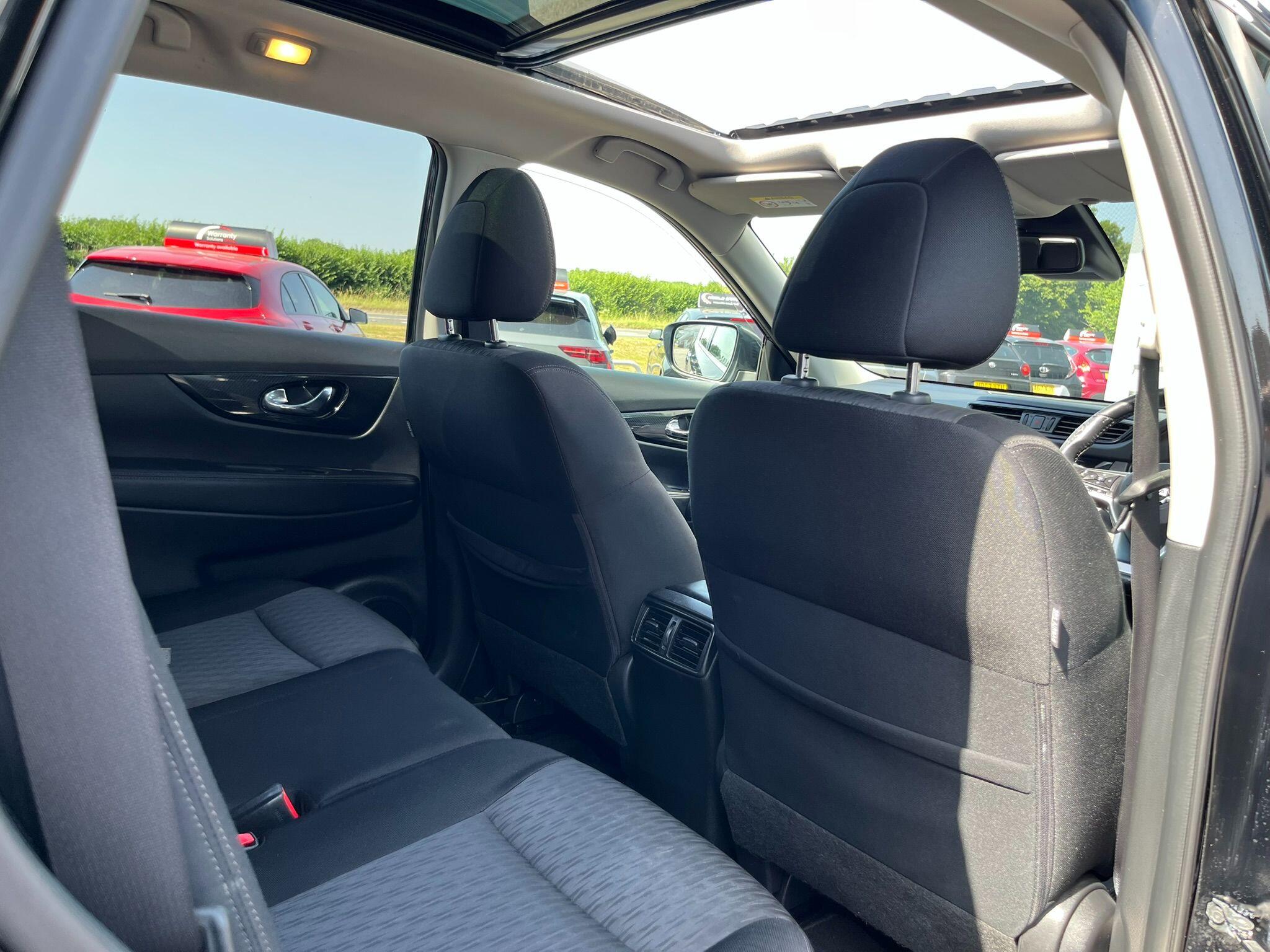 Nissan X-Trail view 42