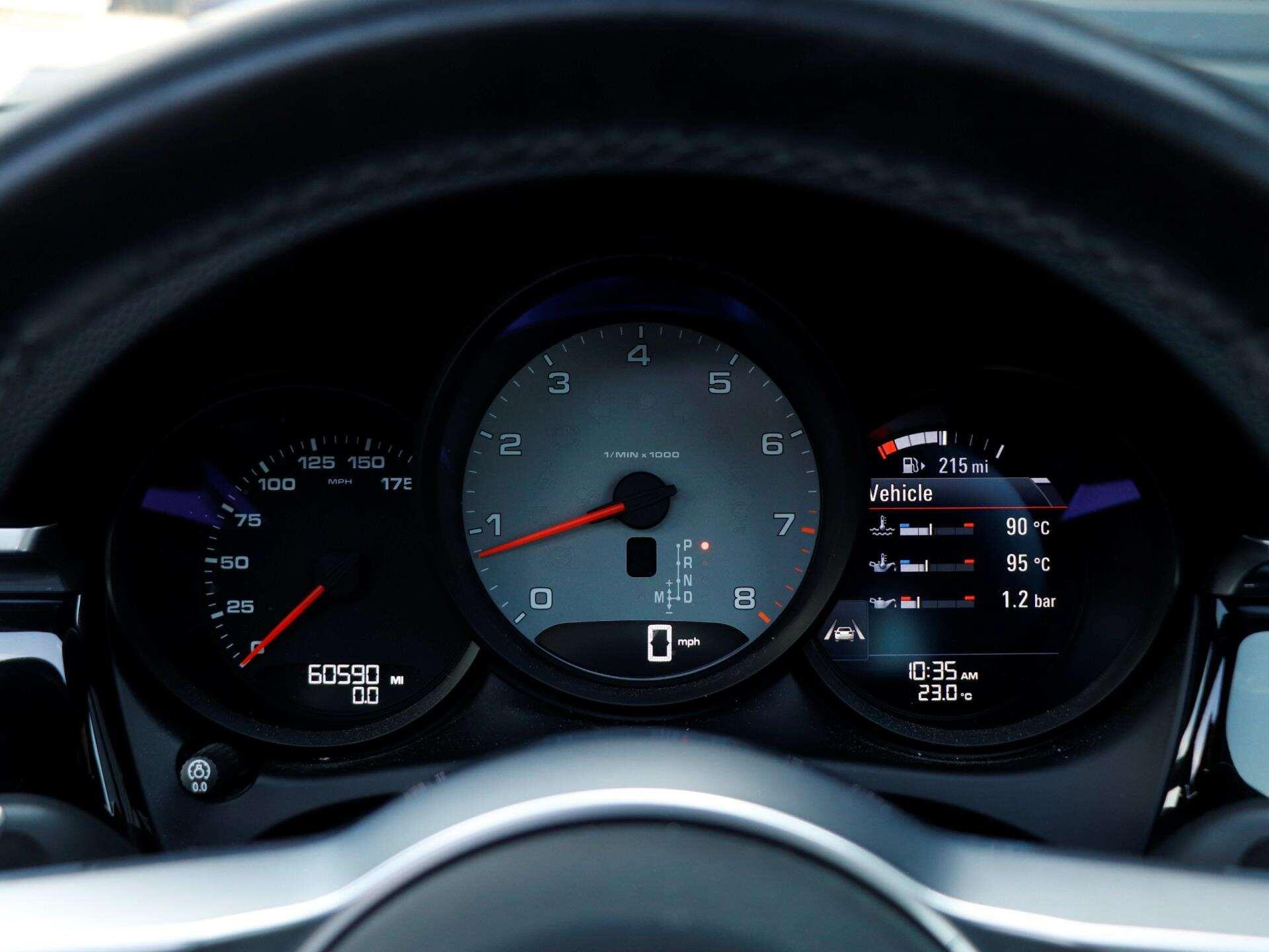 Porsche Macan view 13