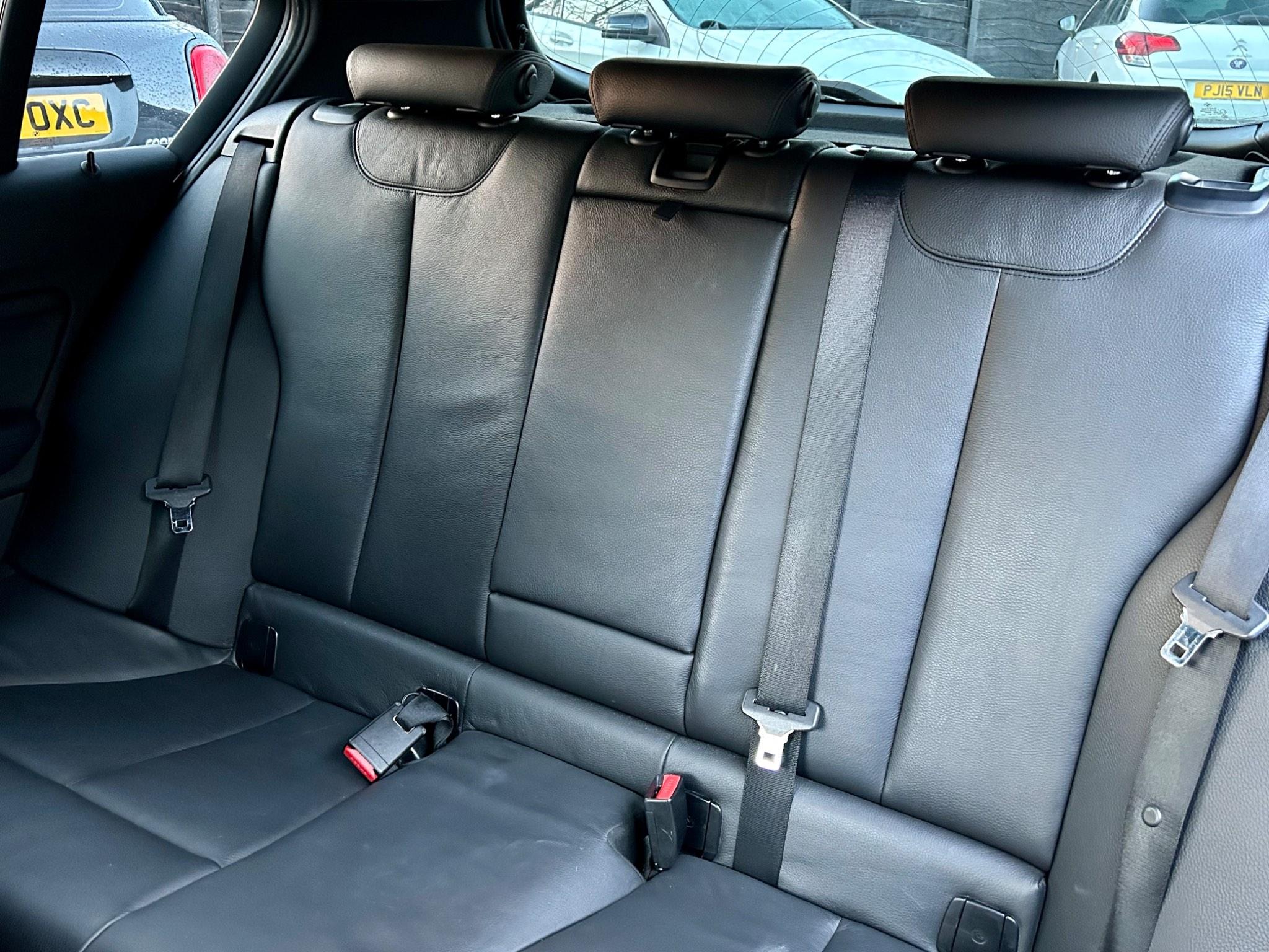 BMW 1 Series view 24