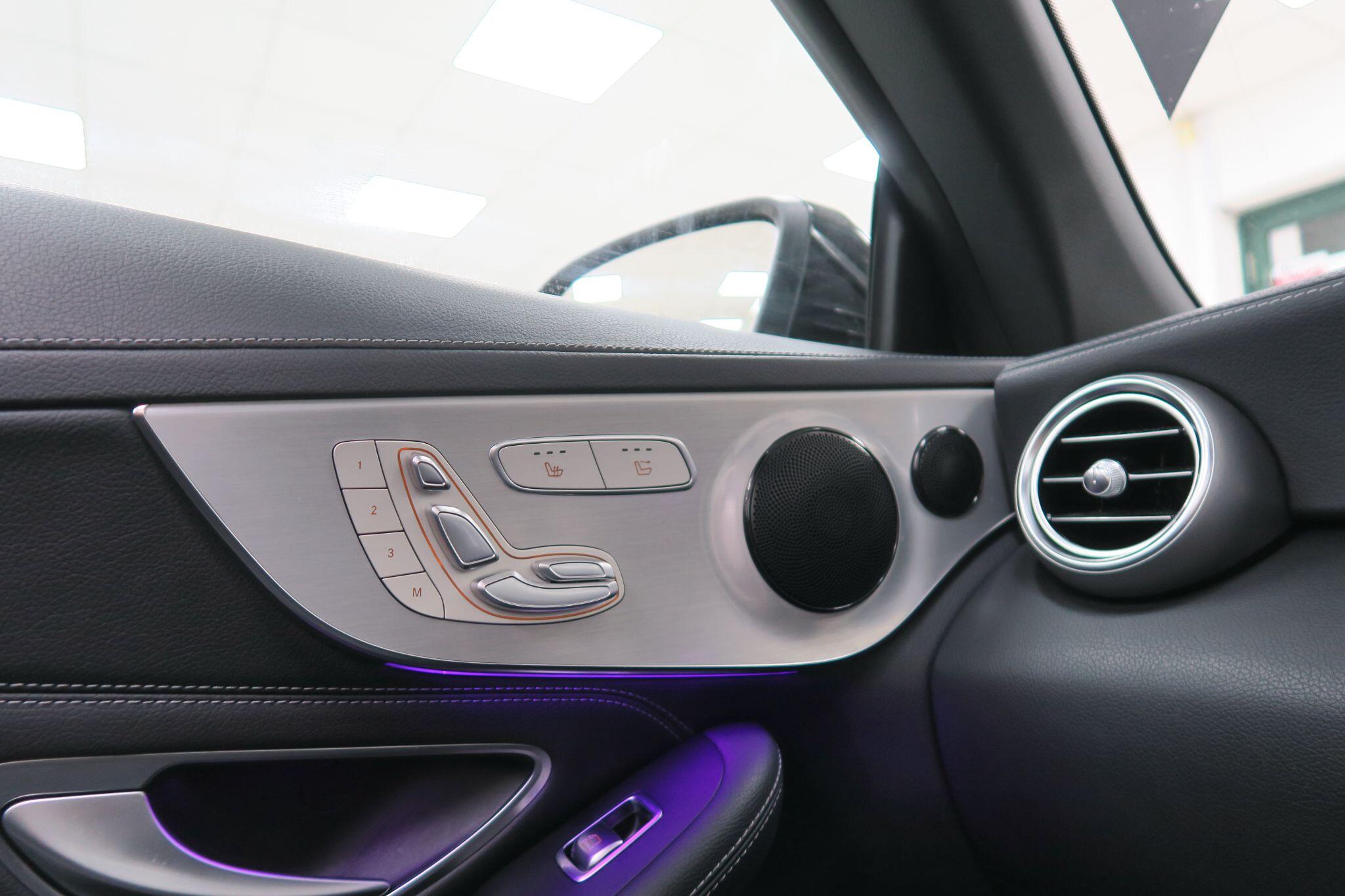 Mercedes-Benz C-Class view 17