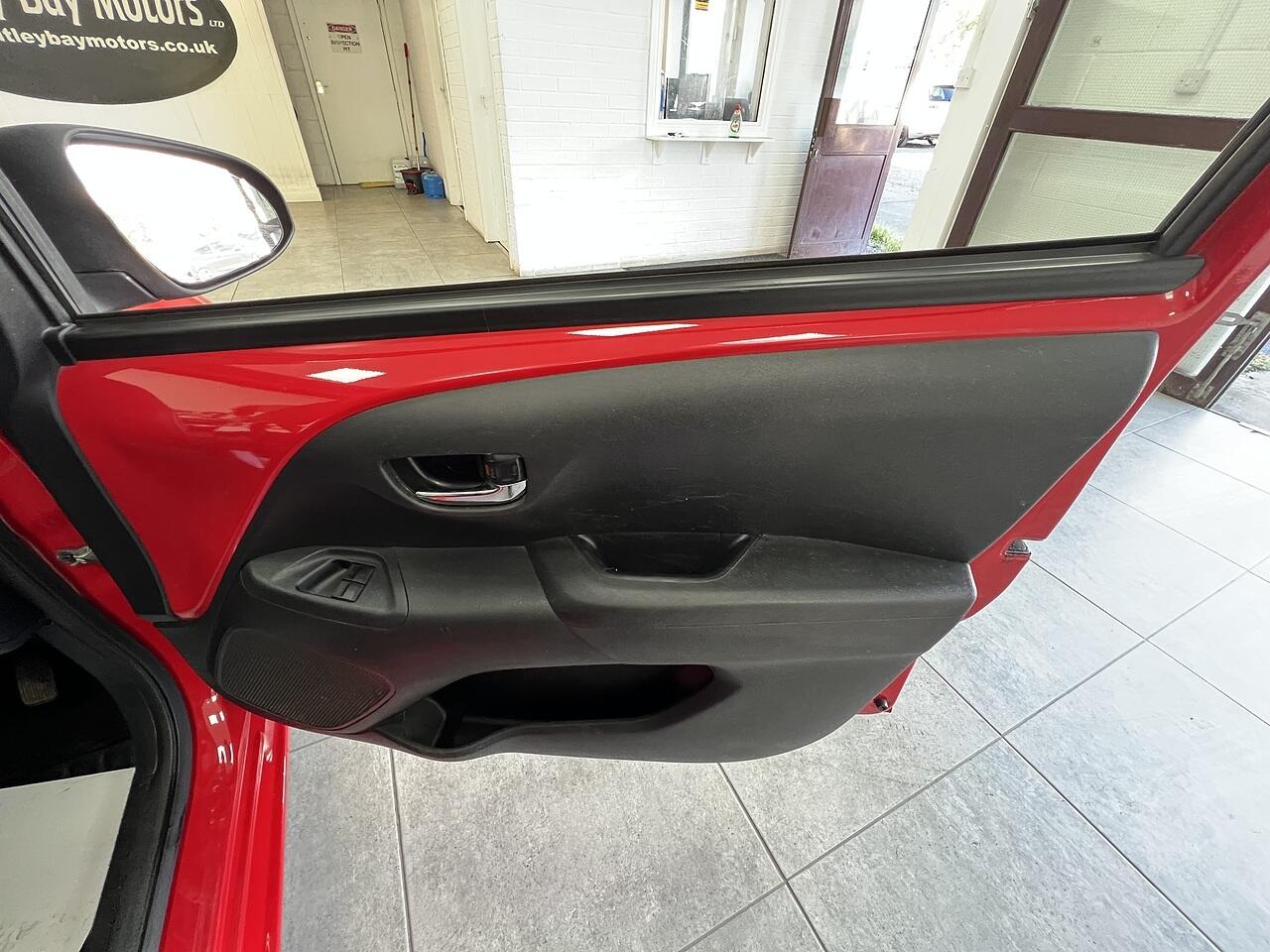 Toyota Aygo view 12