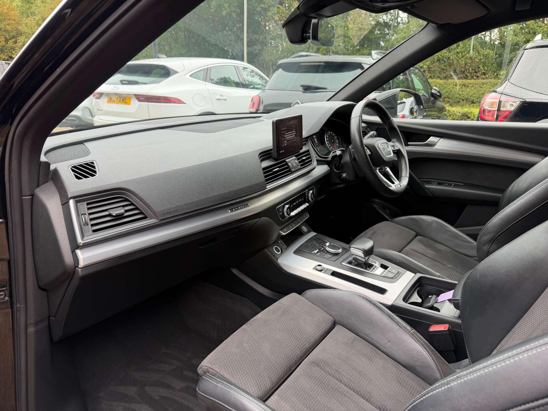 Audi Q5 view 26