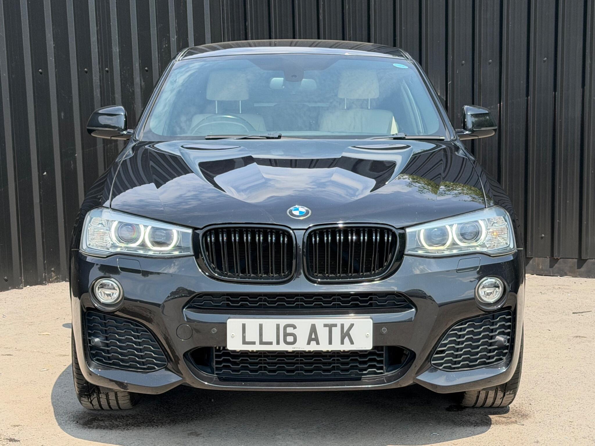 BMW X4 view 16