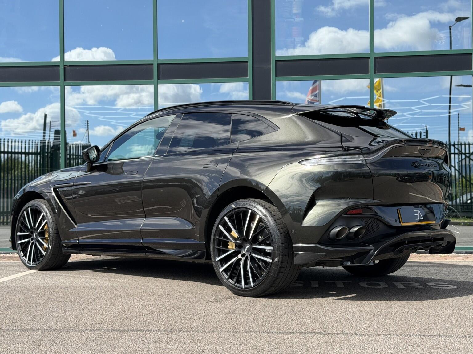 Aston Martin DBX view 33
