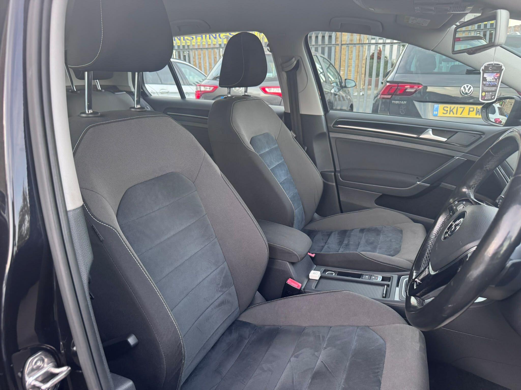 Volkswagen Golf view 16