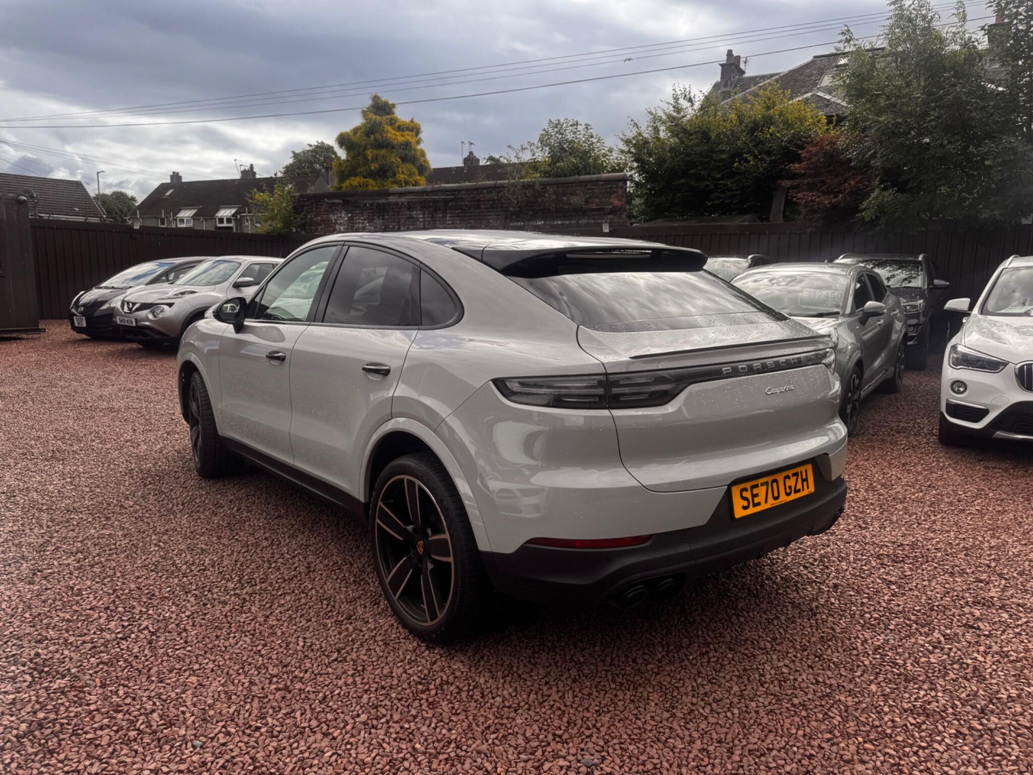 Porsche Cayenne view 7