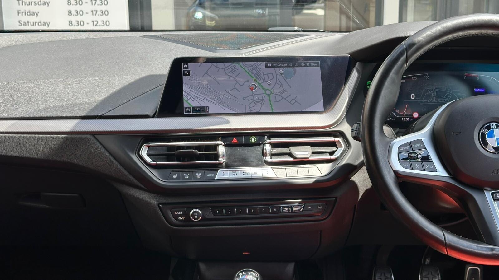 BMW 1 Series view 20