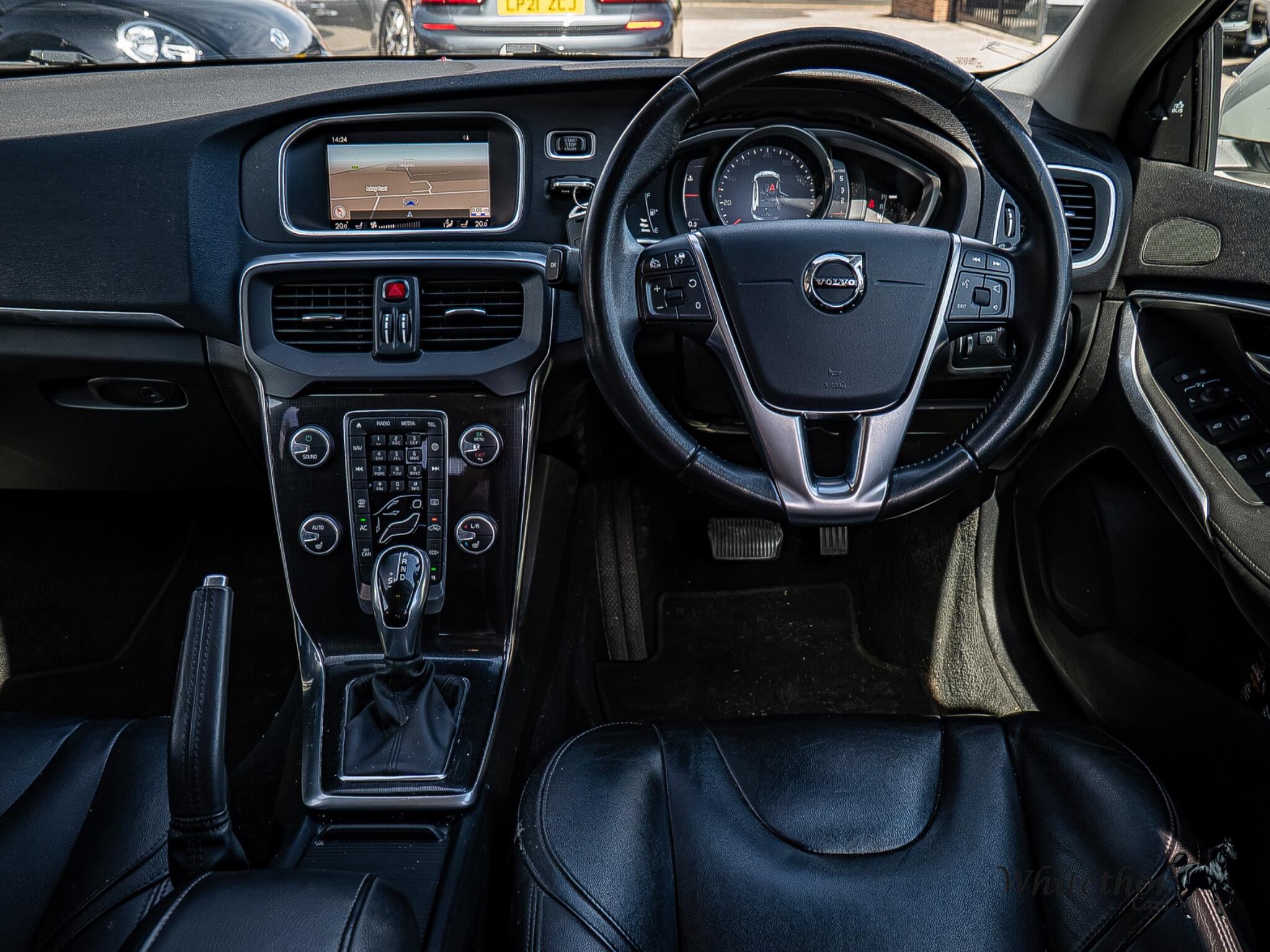 Volvo V40 view 9