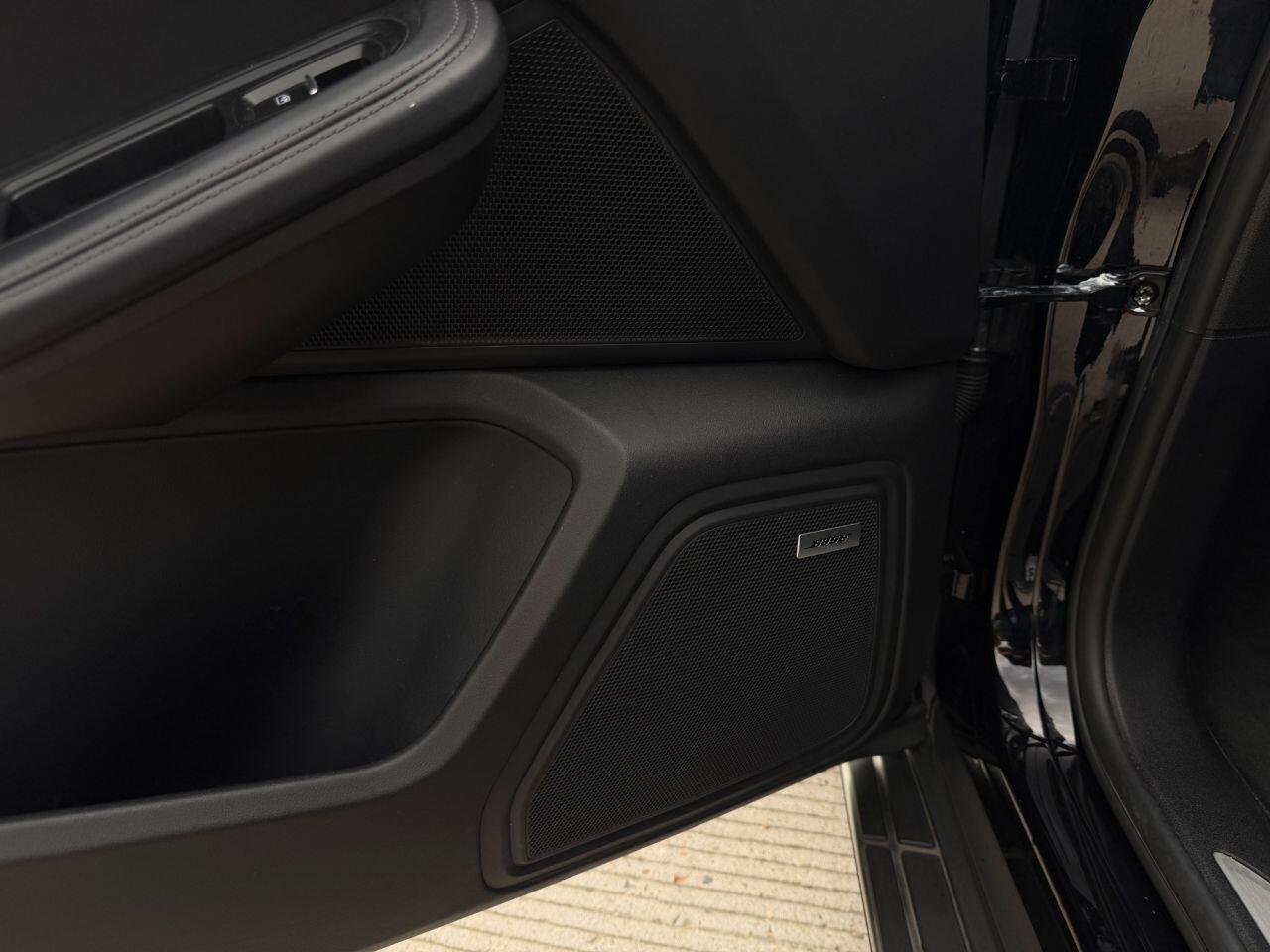 Porsche Macan view 33