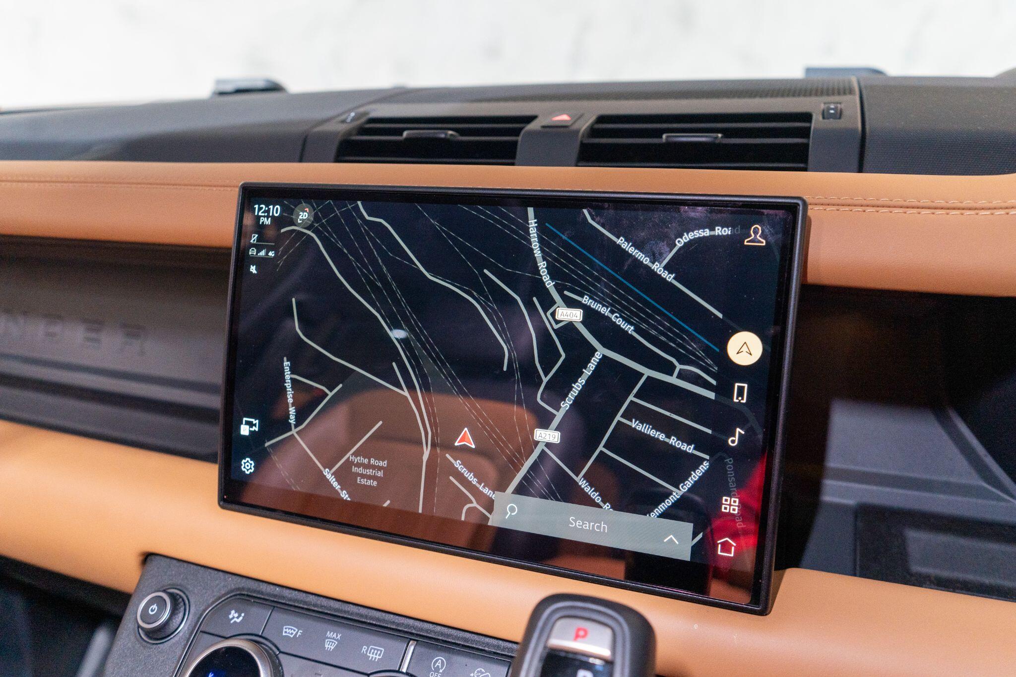 Land Rover Defender view 28