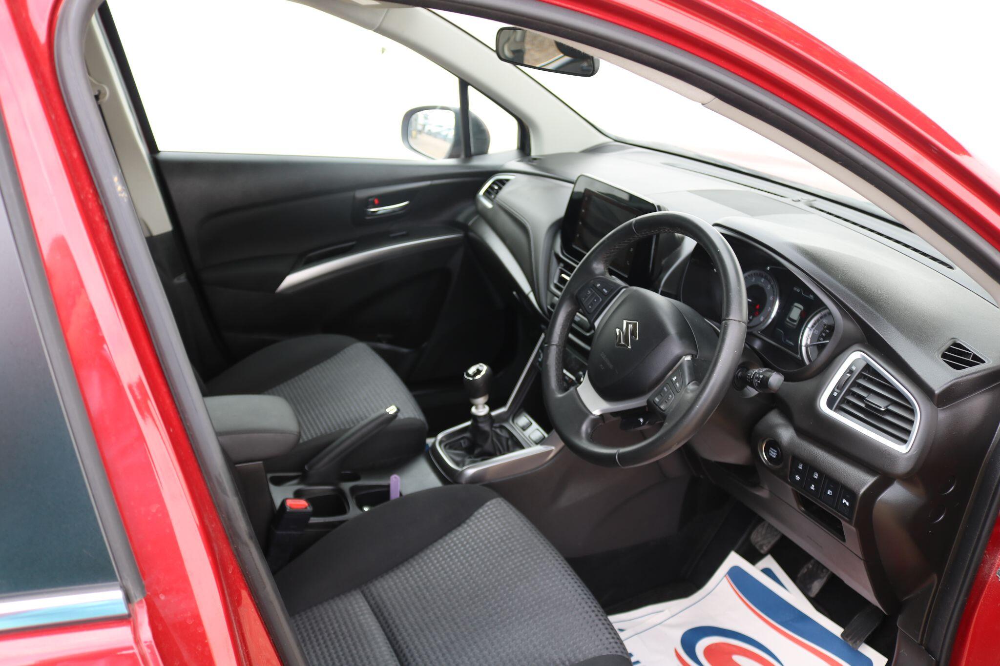 Suzuki S-Cross view 21